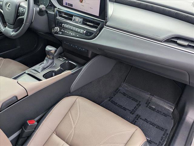 Used 2024 Lexus ES 350 w/ Luxury Package image 21