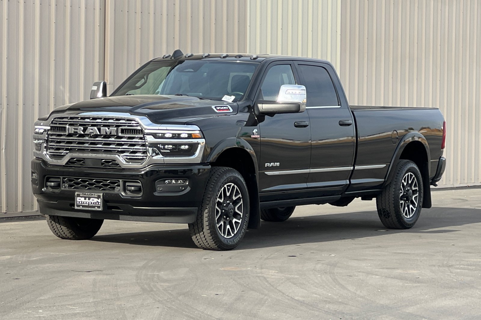 Used 2025 RAM 3500 Limited AWD/4WD image 11
