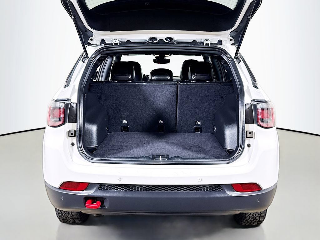 Used 2025 Jeep Compass Trailhawk AWD/4WD image 22