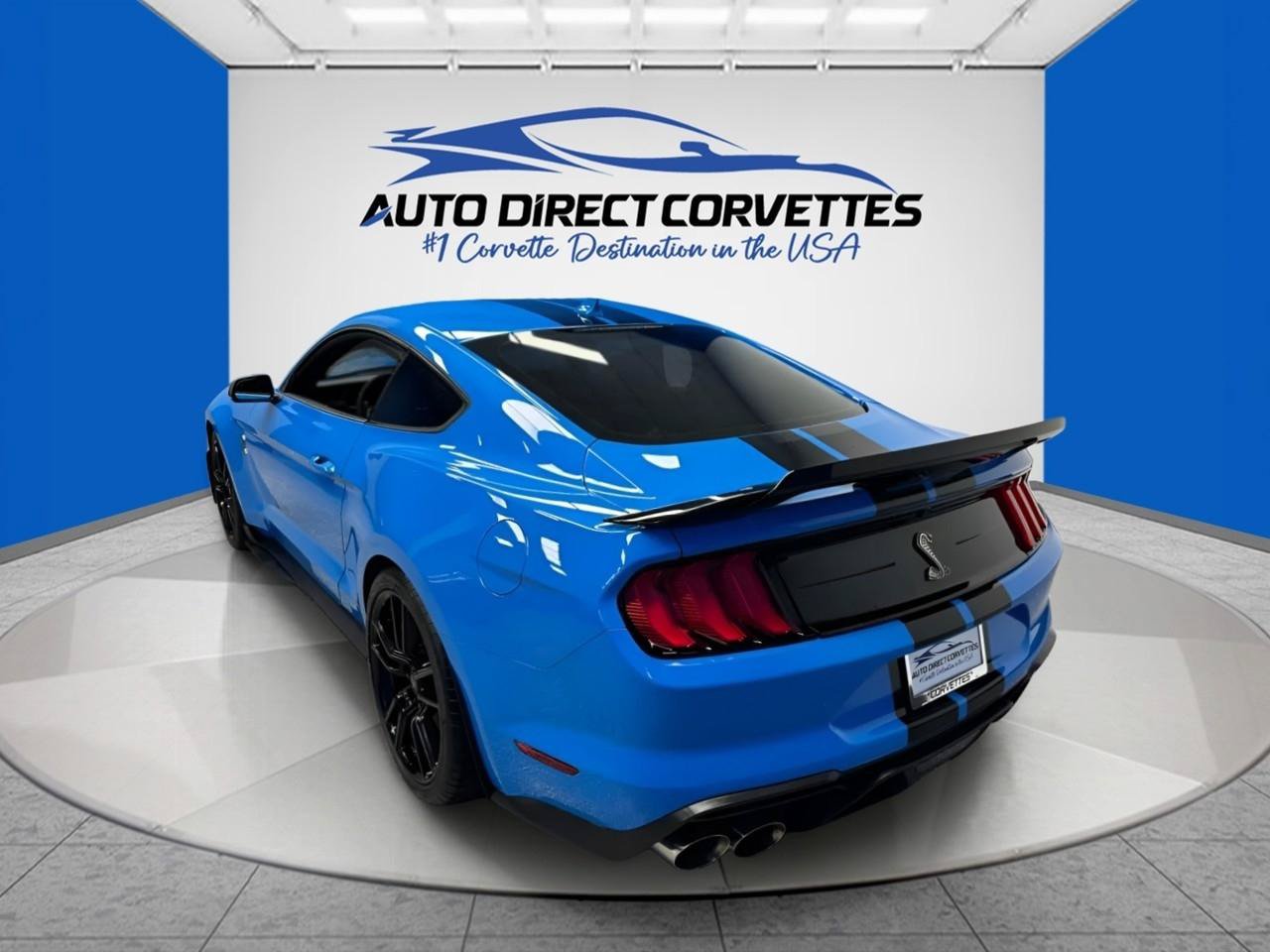 Used 2022 Ford Mustang Shelby GT500 w/ Technology Package RWD image 11