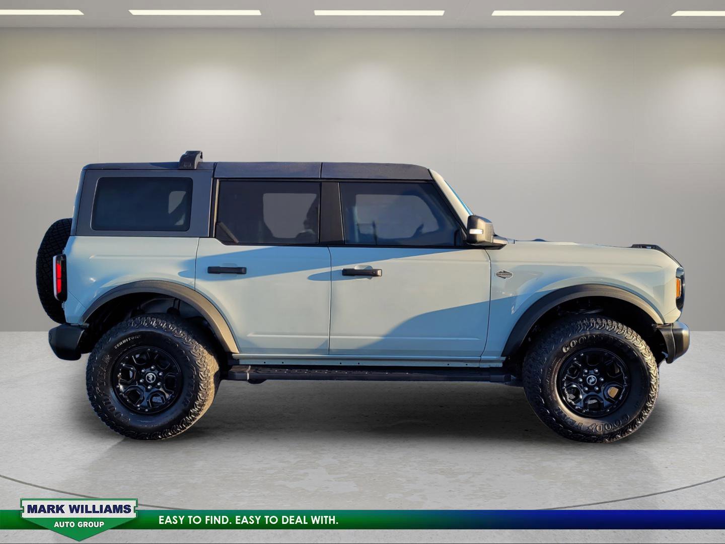 Used 2023 Ford Bronco Wildtrak image 2