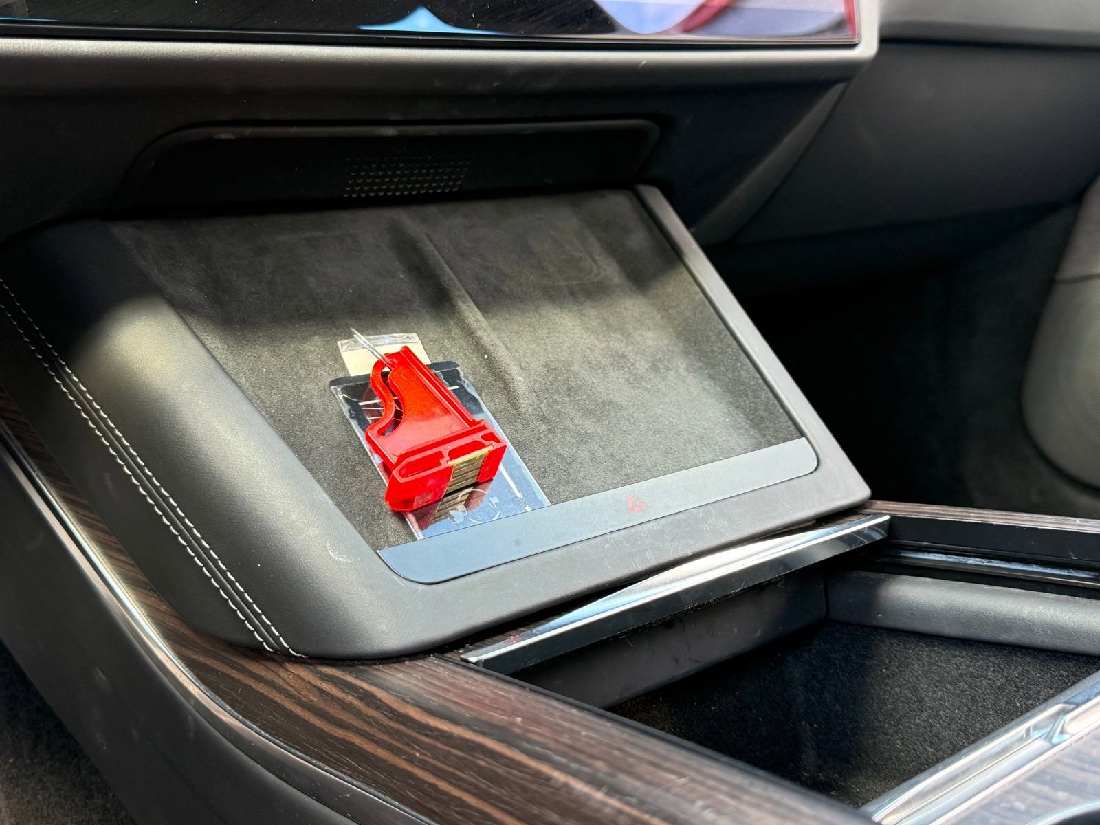 Used 2022 Tesla Model S AWD/4WD image 22