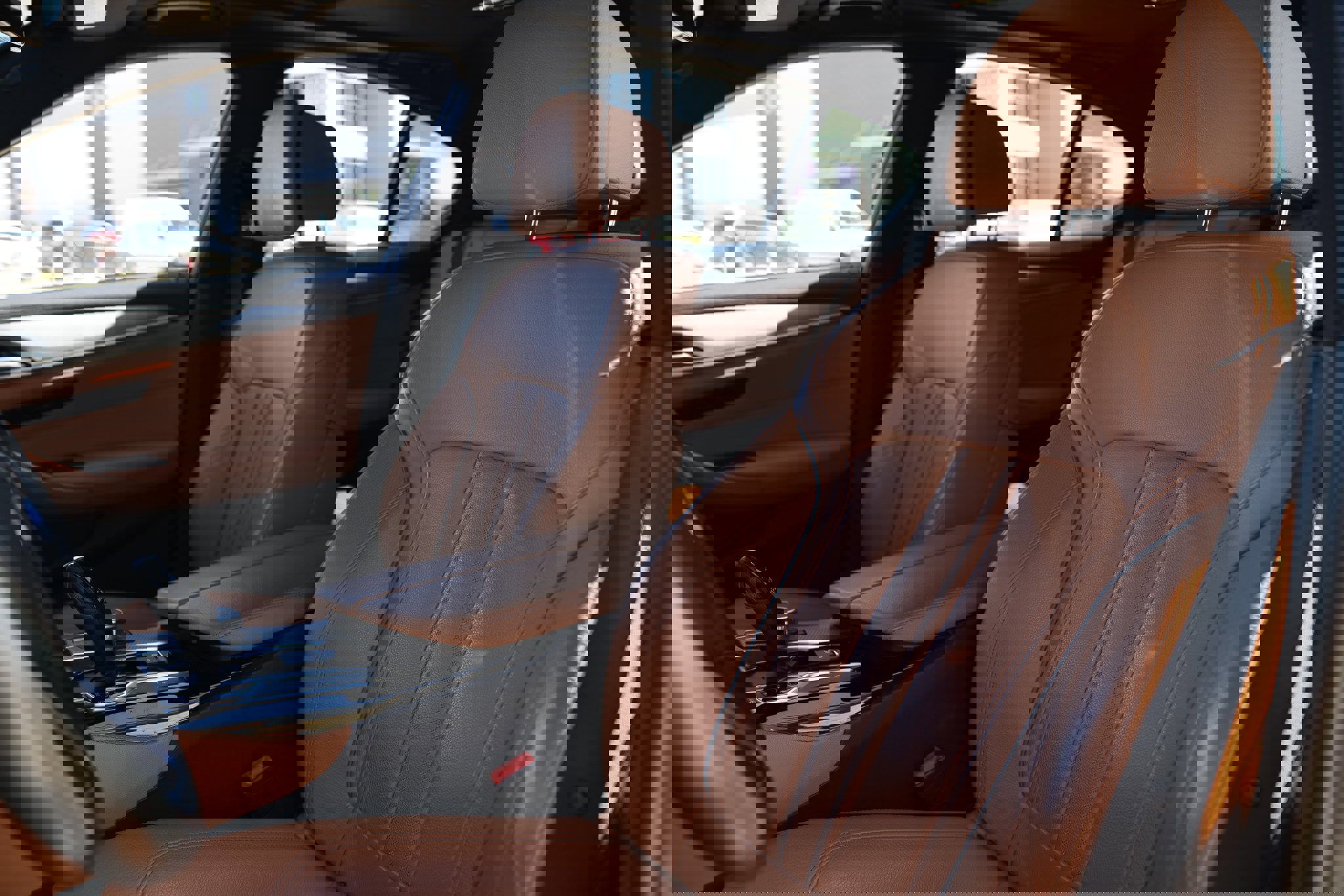 Used 2019 BMW M550i xDrive image 9