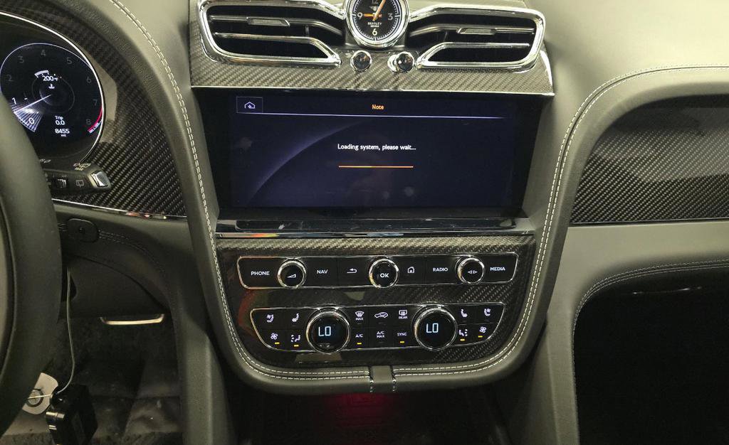 Used 2023 Bentley Bentayga Extended Wheelbase AWD/4WD image 8