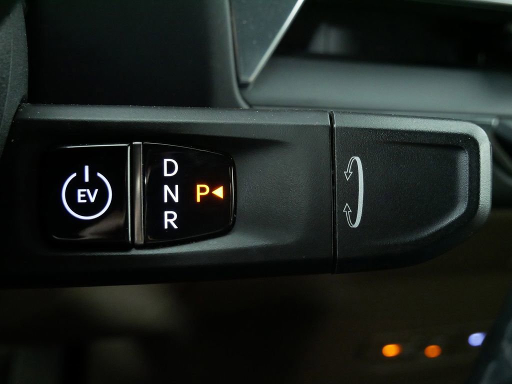 Certified 2024 Kia EV9 Land image 30