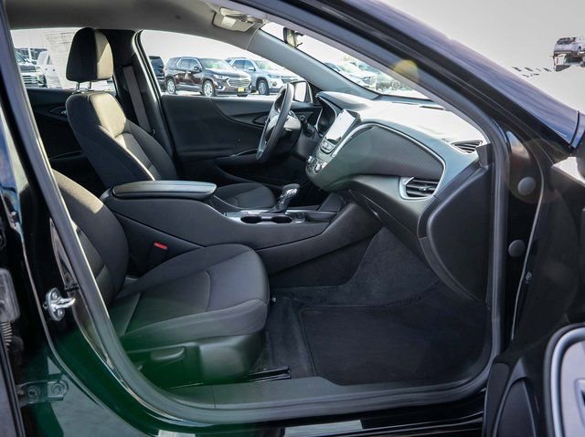 Used 2025 Chevrolet Malibu LT image 15