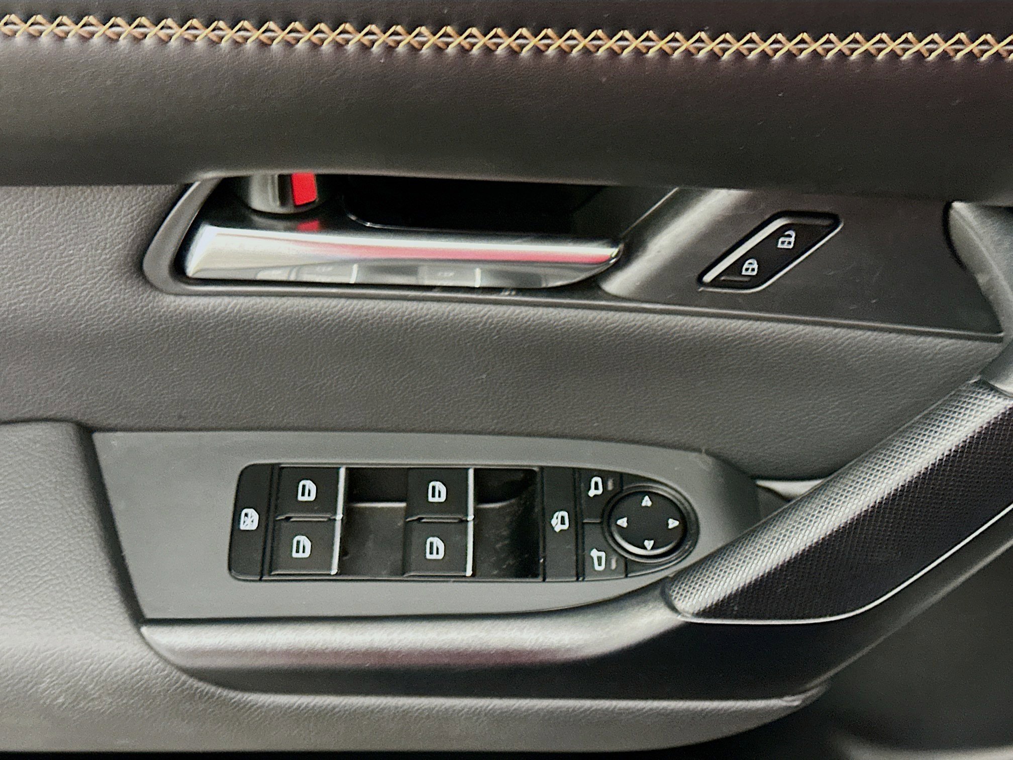 Used 2025 MAZDA CX-50 AWD 2.5 S w/ Premium Plus Pkg image 15