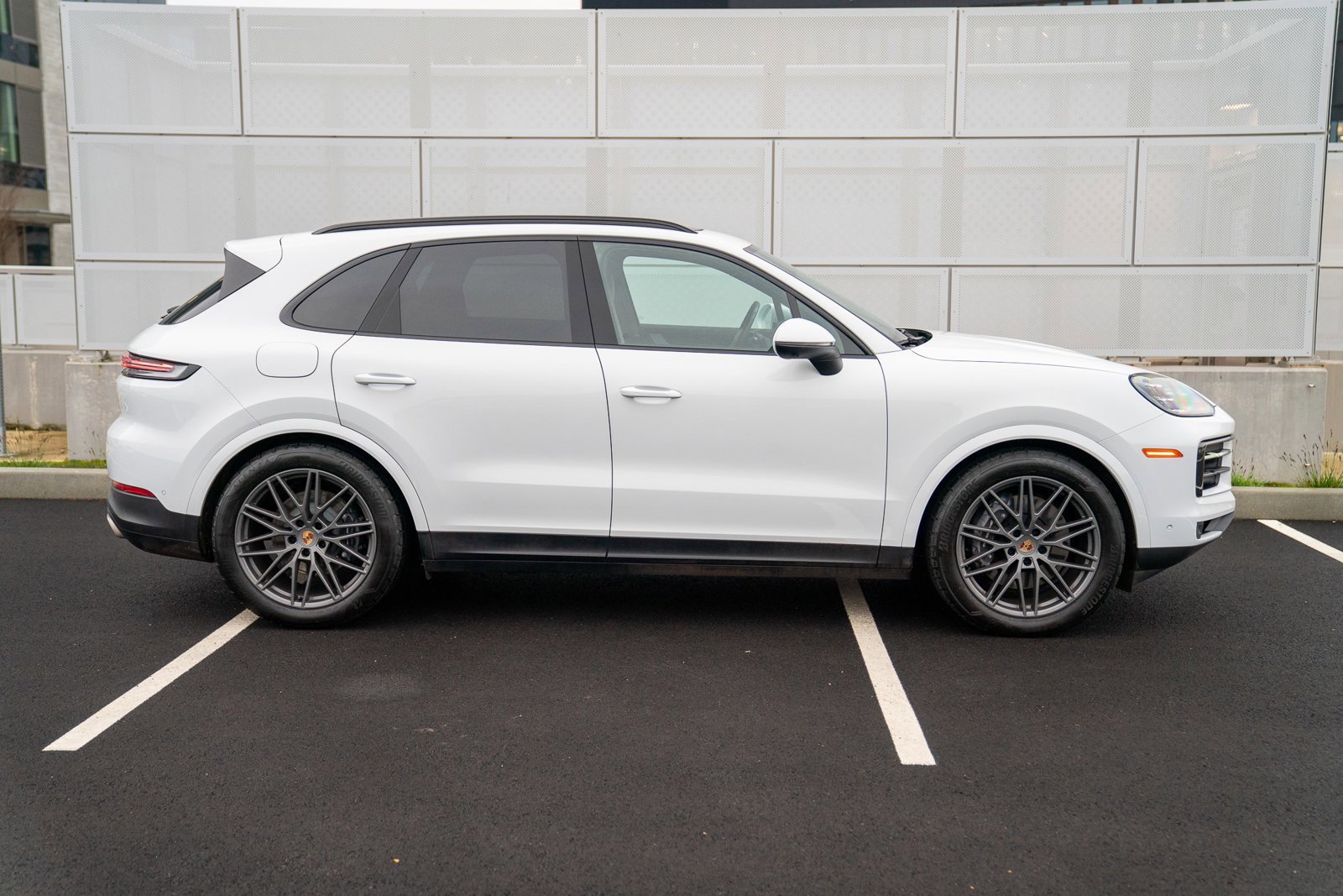 Used 2025 Porsche Cayenne image 8