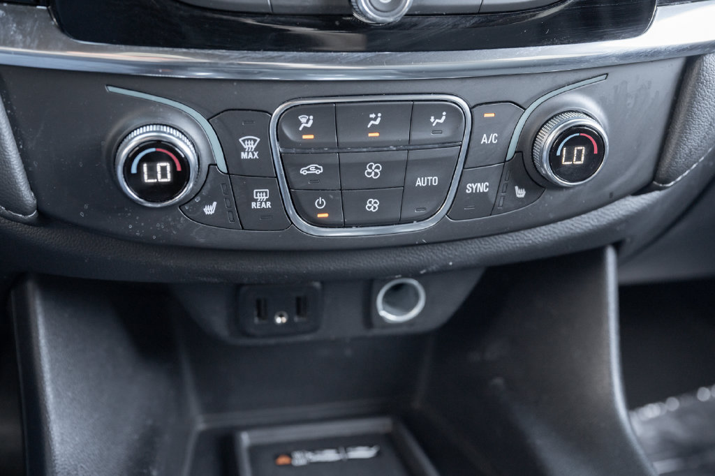 Used 2023 Chevrolet Traverse LT FWD image 30