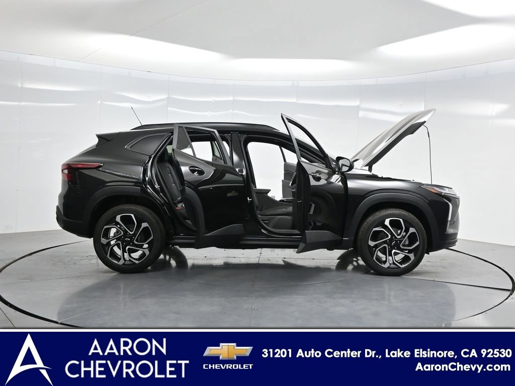New 2026 Chevrolet Trax RS w/ Driver Confidence Package FWD image 3