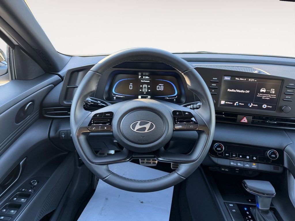 Certified 2025 Hyundai Elantra Sport image 11