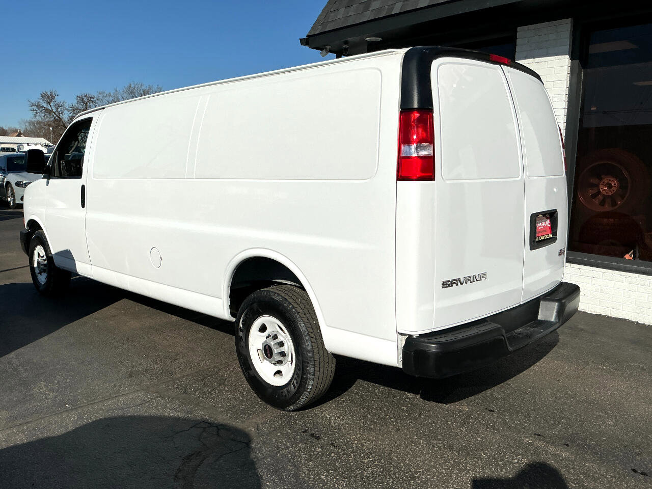 Used 2017 GMC Savana 2500 Extended image 5