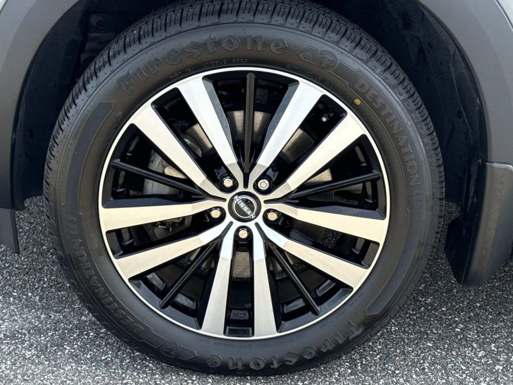 Used 2023 Nissan Pathfinder Platinum w/ Cargo Package image 11