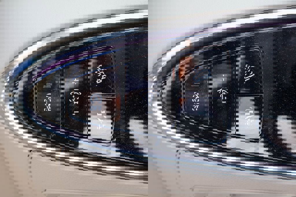 Used 2023 Genesis GV70 2.5T w/ Advanced Package image 18