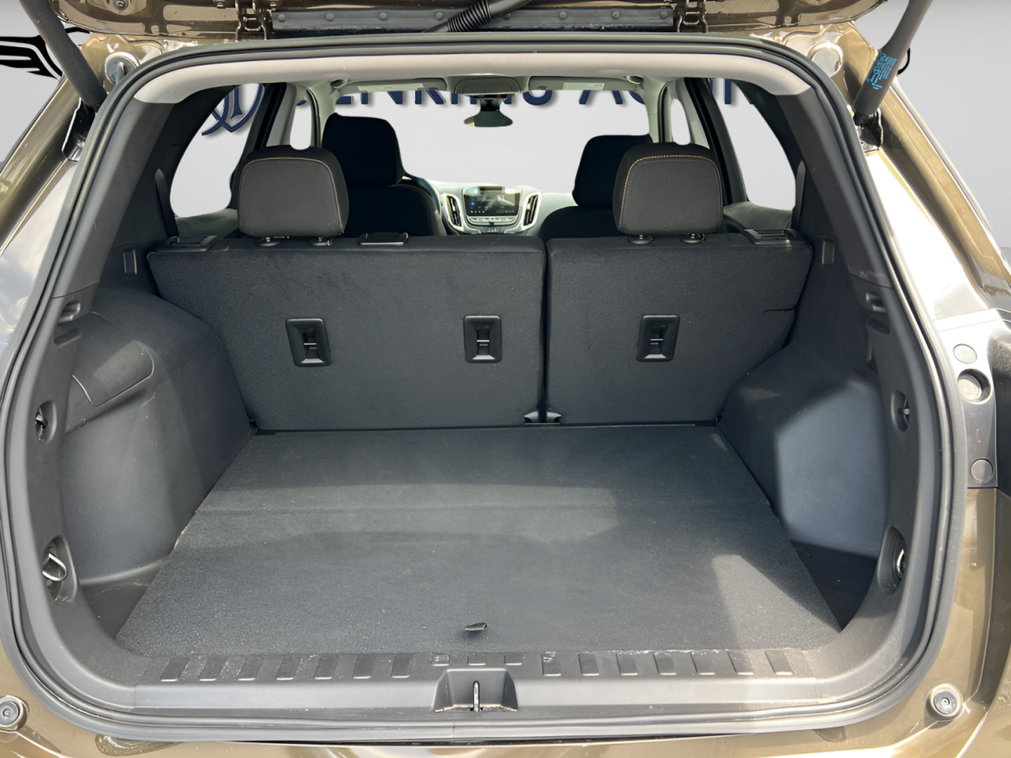 Used 2024 Chevrolet Equinox LT FWD image 9