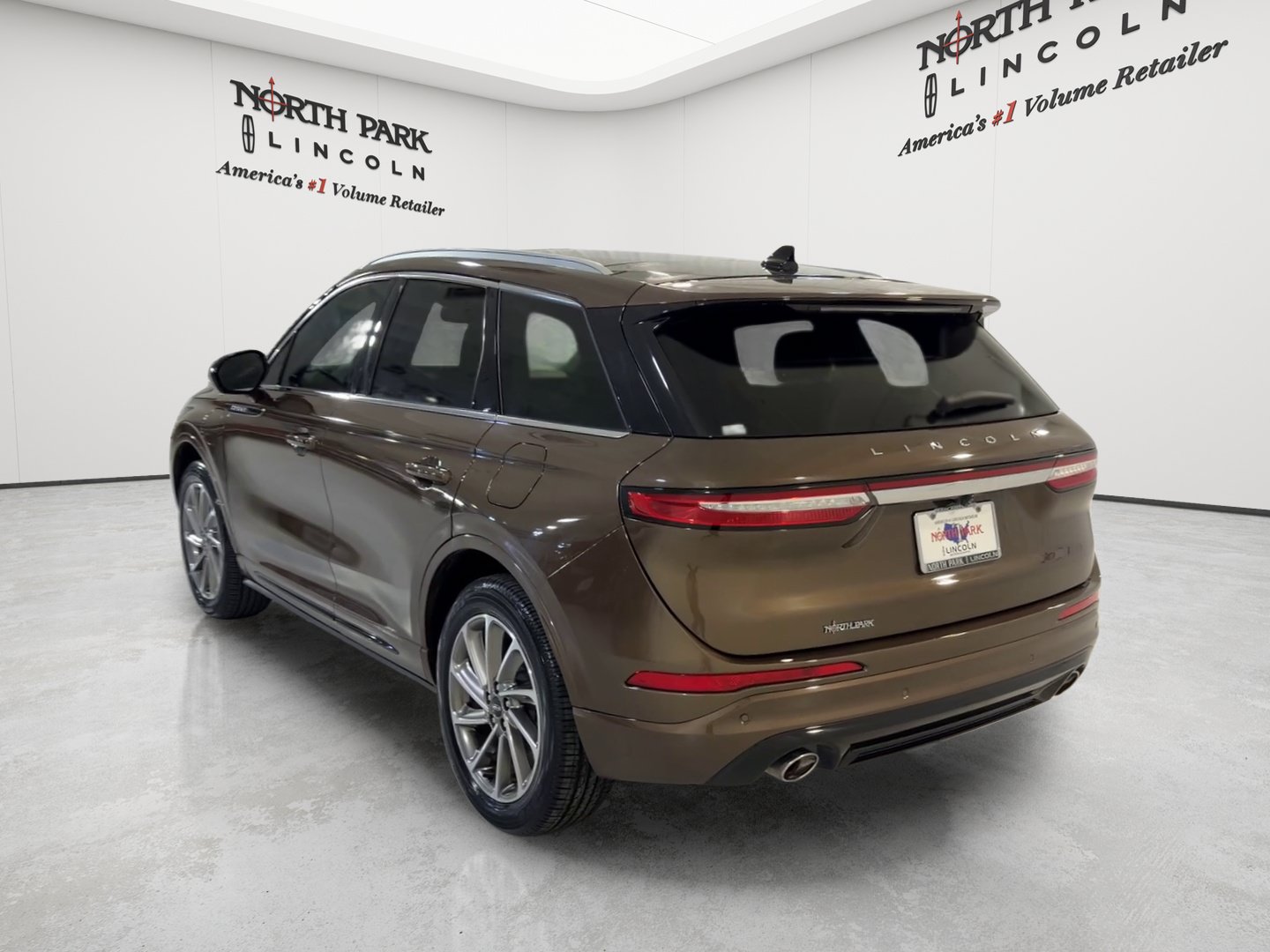 Used 2022 Lincoln Corsair Grand Touring AWD/4WD image 3
