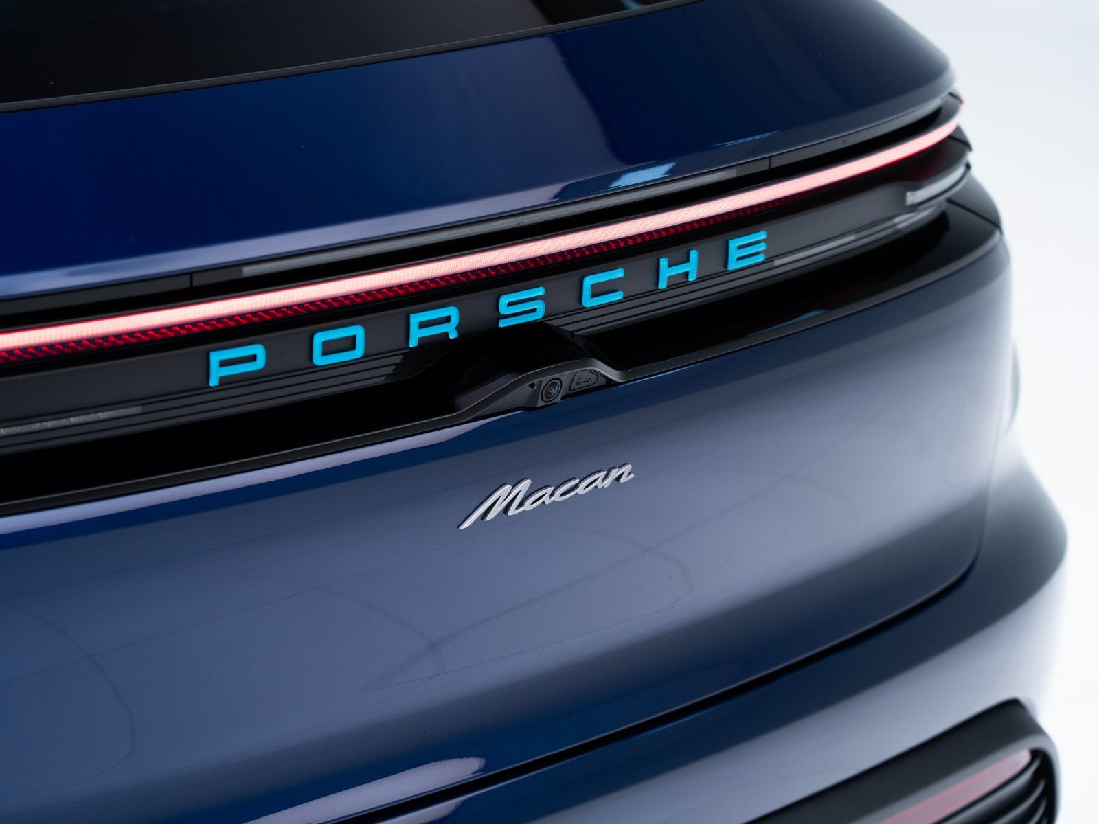 New 2026 Porsche Macan Electric RWD image 14