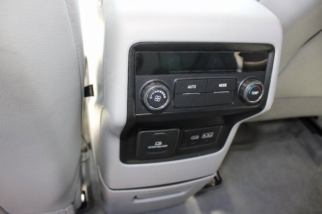 Certified 2023 GMC Acadia SLT image 17