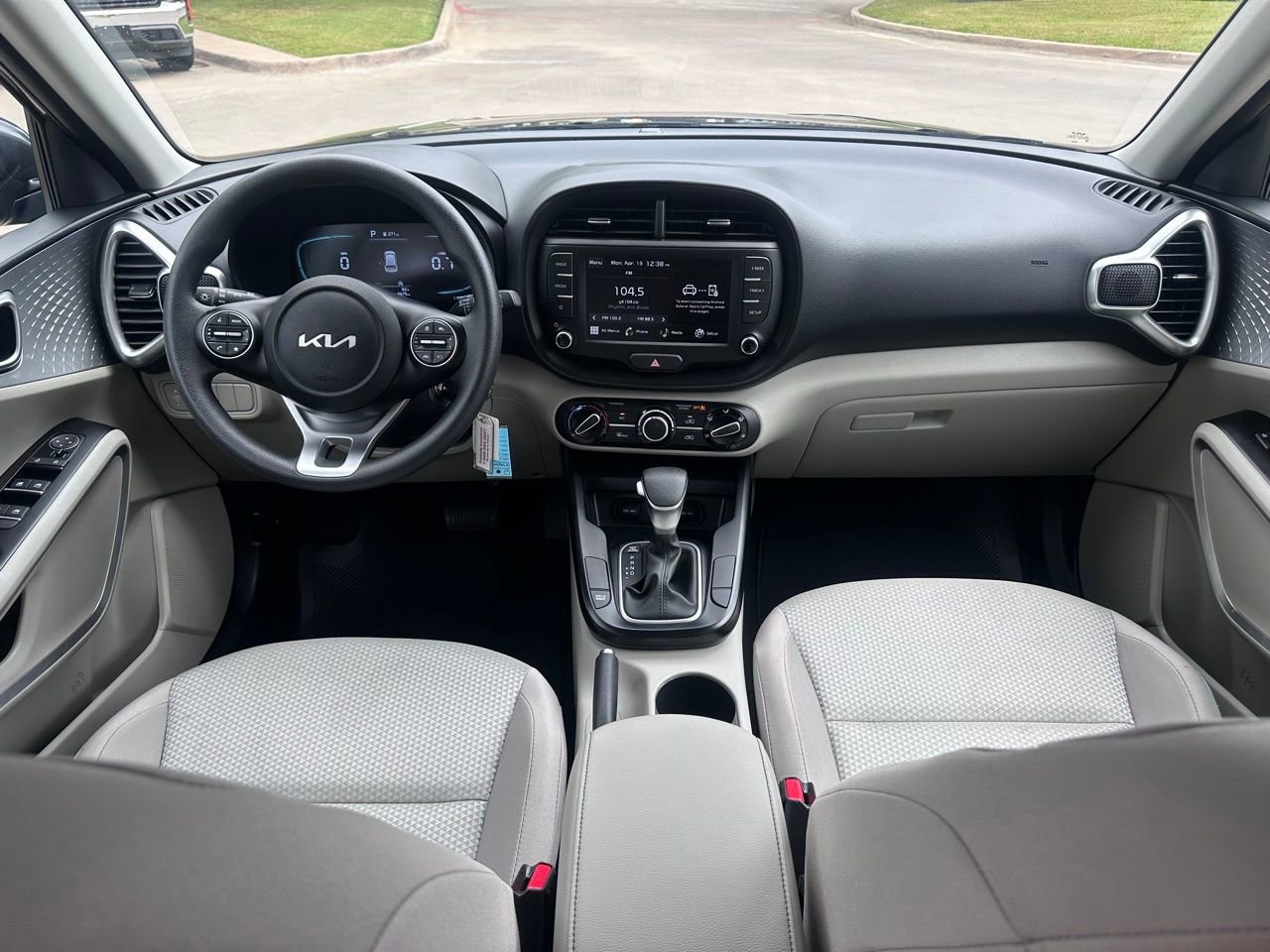 Used 2025 Kia Soul LX image 18