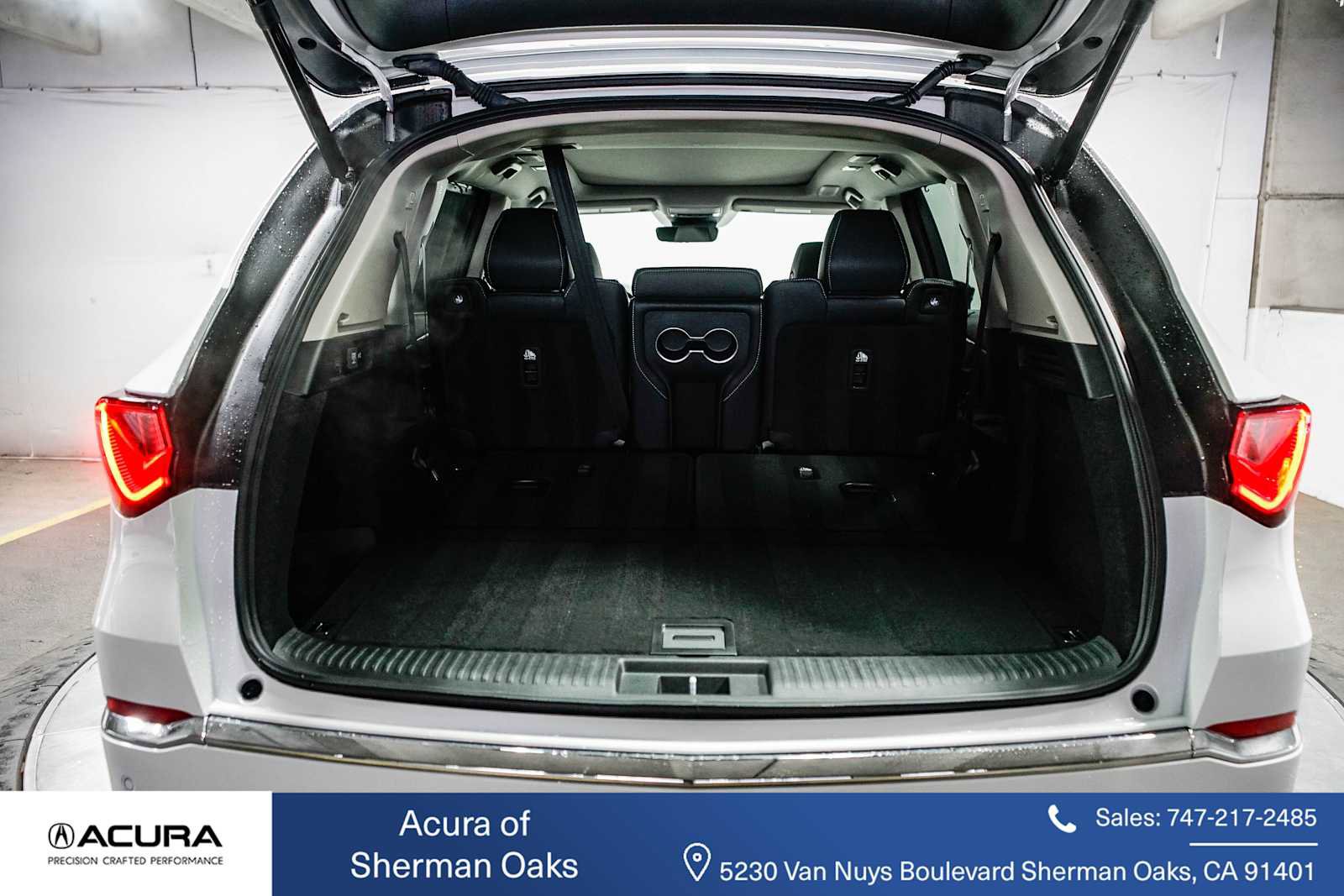 Used 2025 Acura MDX SH-AWD w/ Technology Package image 8