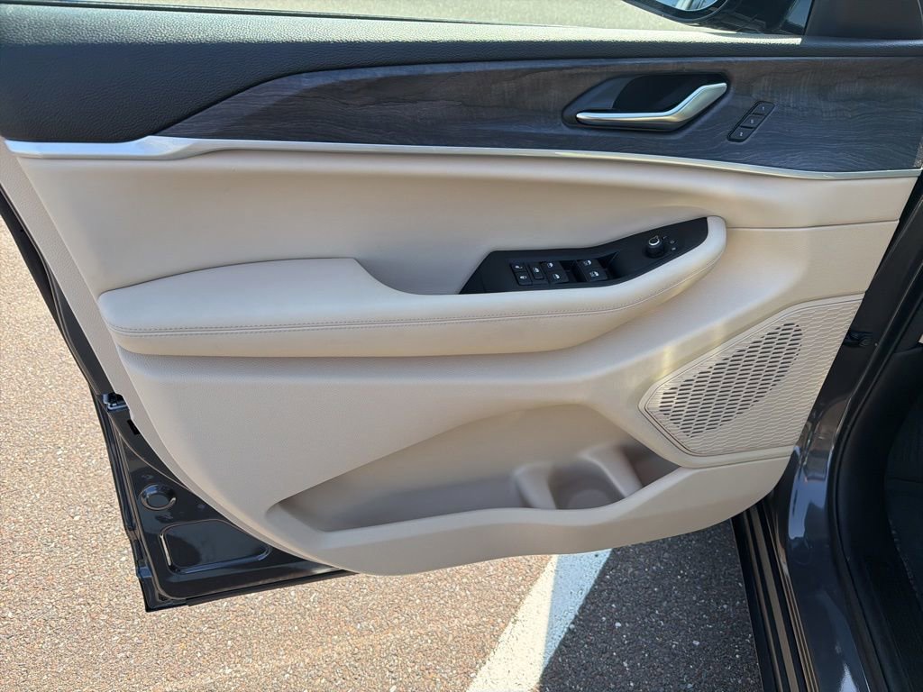 Certified 2025 Jeep Grand Cherokee L Limited AWD/4WD image 6