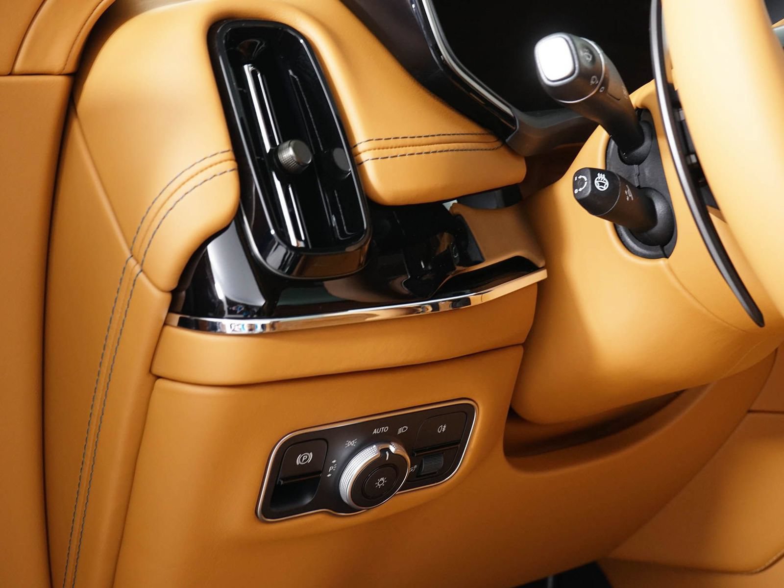 New 2026 Aston Martin DBX 707 AWD/4WD image 33