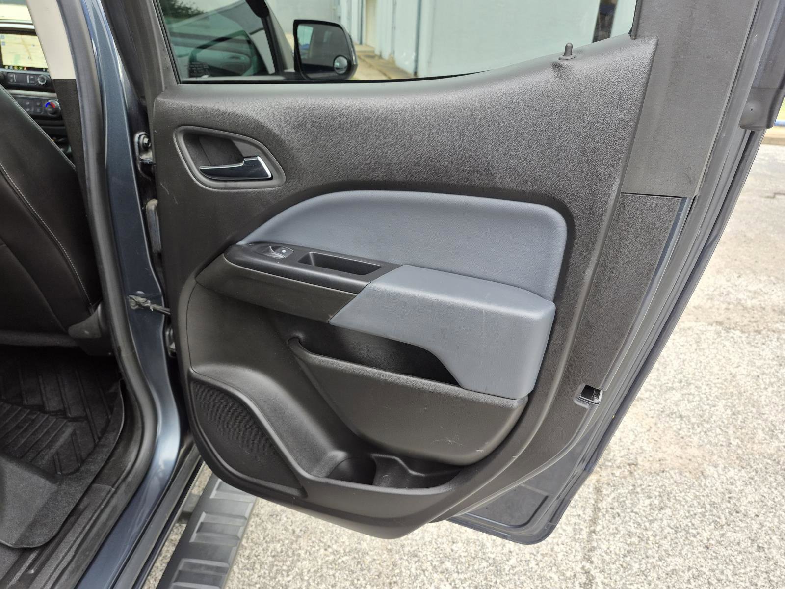 Used 2019 Chevrolet Colorado Z71 AWD/4WD image 10