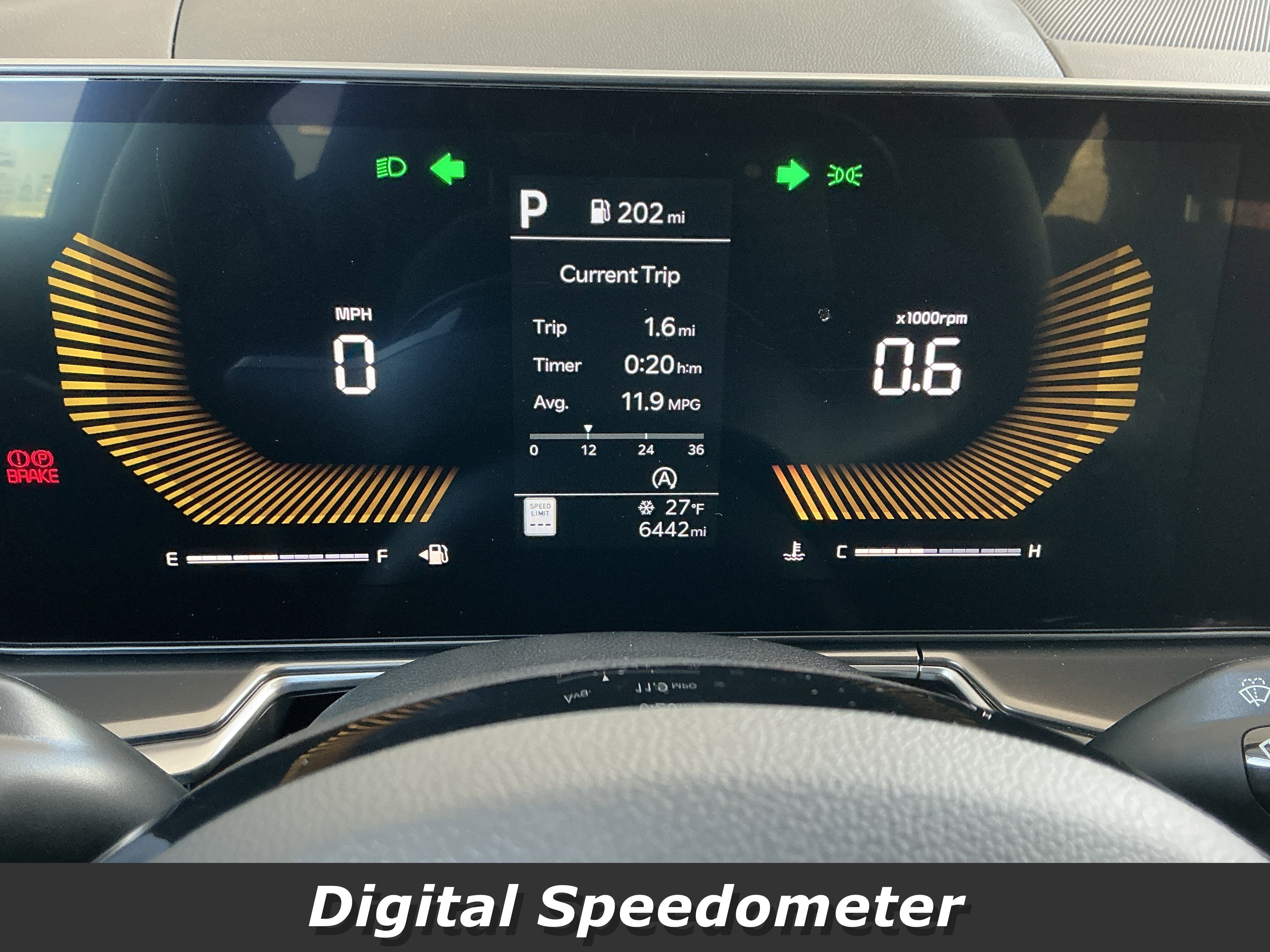 Used 2025 Kia Sorento LX image 8