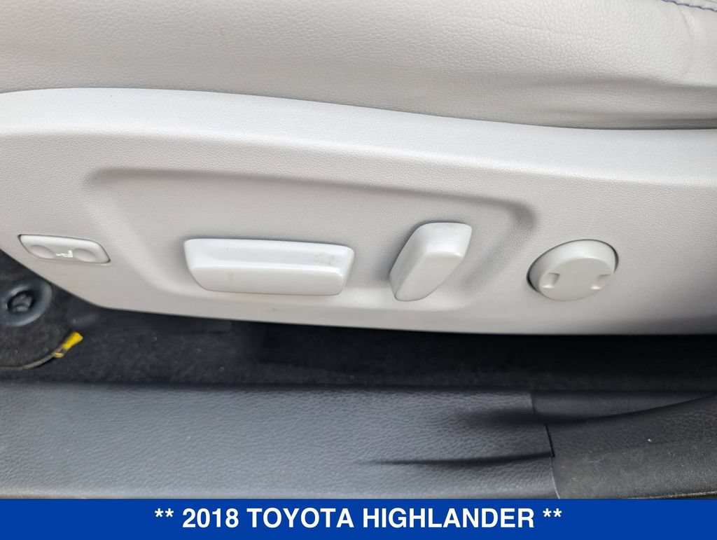 Used 2018 Toyota Highlander XLE w/ Carpet Mat Package (TMS) AWD/4WD image 15