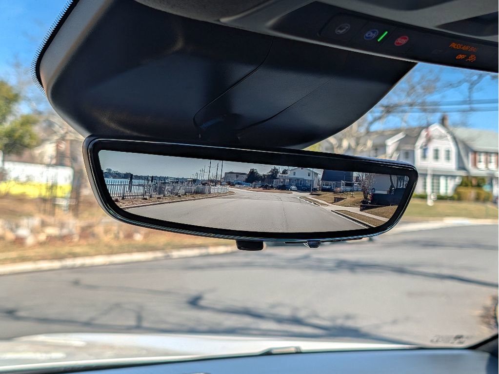 Used 2022 Cadillac Escalade ESV Sport Platinum w/ LPO, ONYX Package image 31