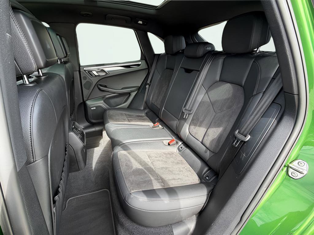 Used 2021 Porsche Macan image 23