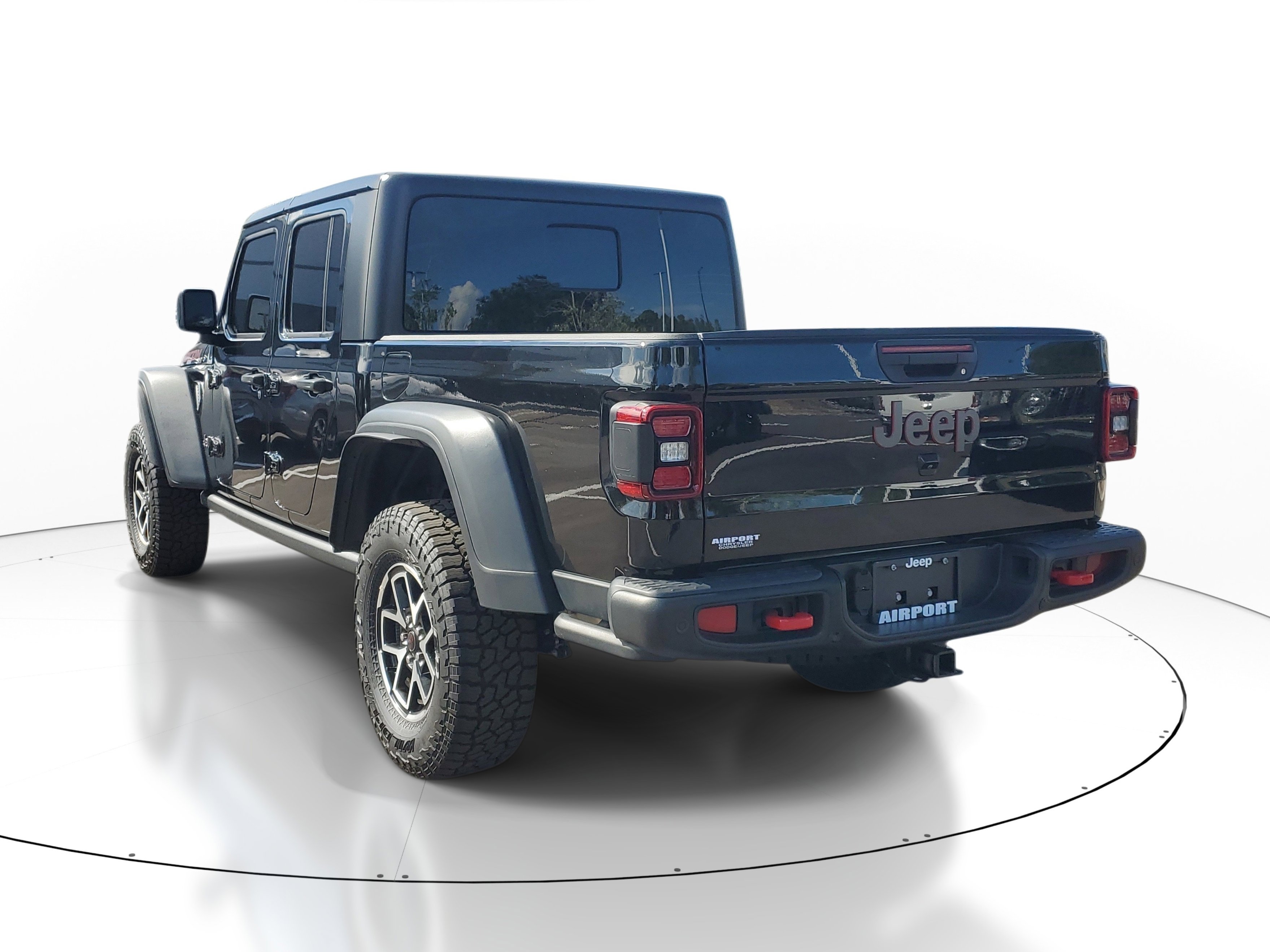 Used 2025 Jeep Gladiator Rubicon w/ Safety Group AWD/4WD image 4