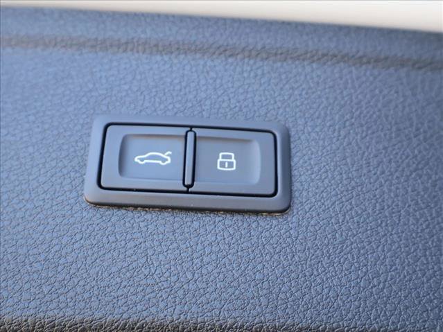 Used 2023 Audi SQ5 Prestige AWD/4WD image 7