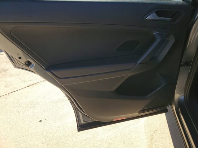 Used 2019 Volkswagen Tiguan SE image 28