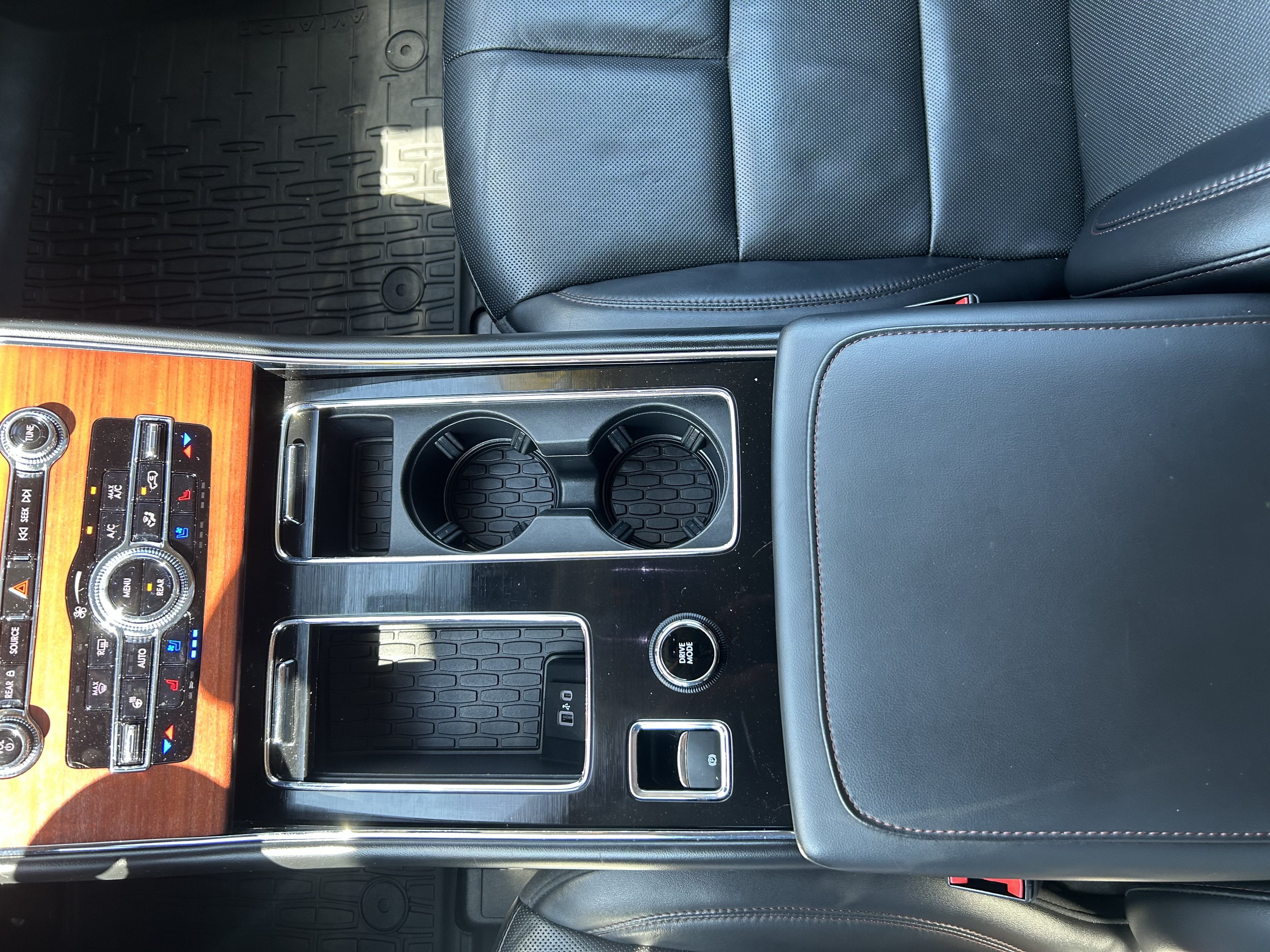 Used 2022 Lincoln Aviator Reserve w/ Elements Package Plus AWD/4WD image 16