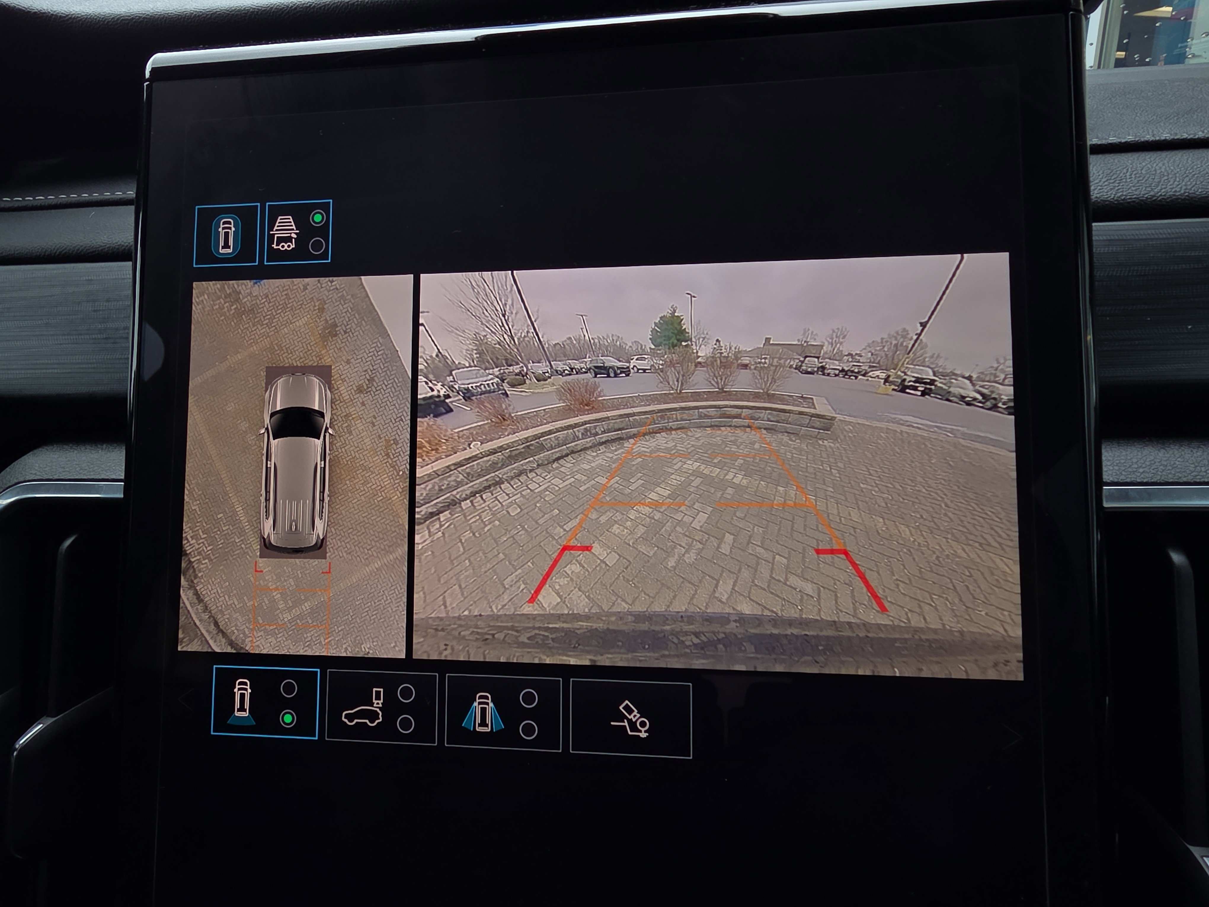 Used 2025 GMC Acadia Elevation image 30