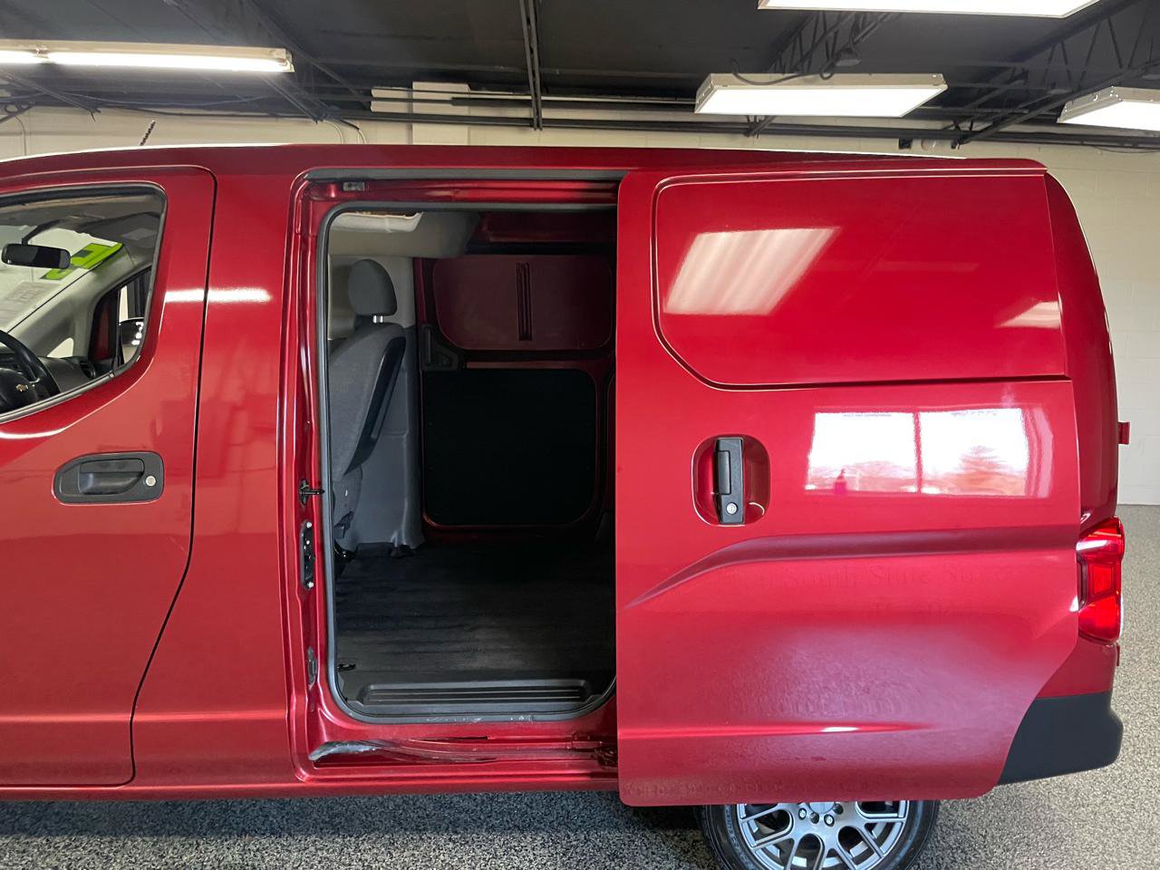 Used 2015 Chevrolet City Express LT image 12