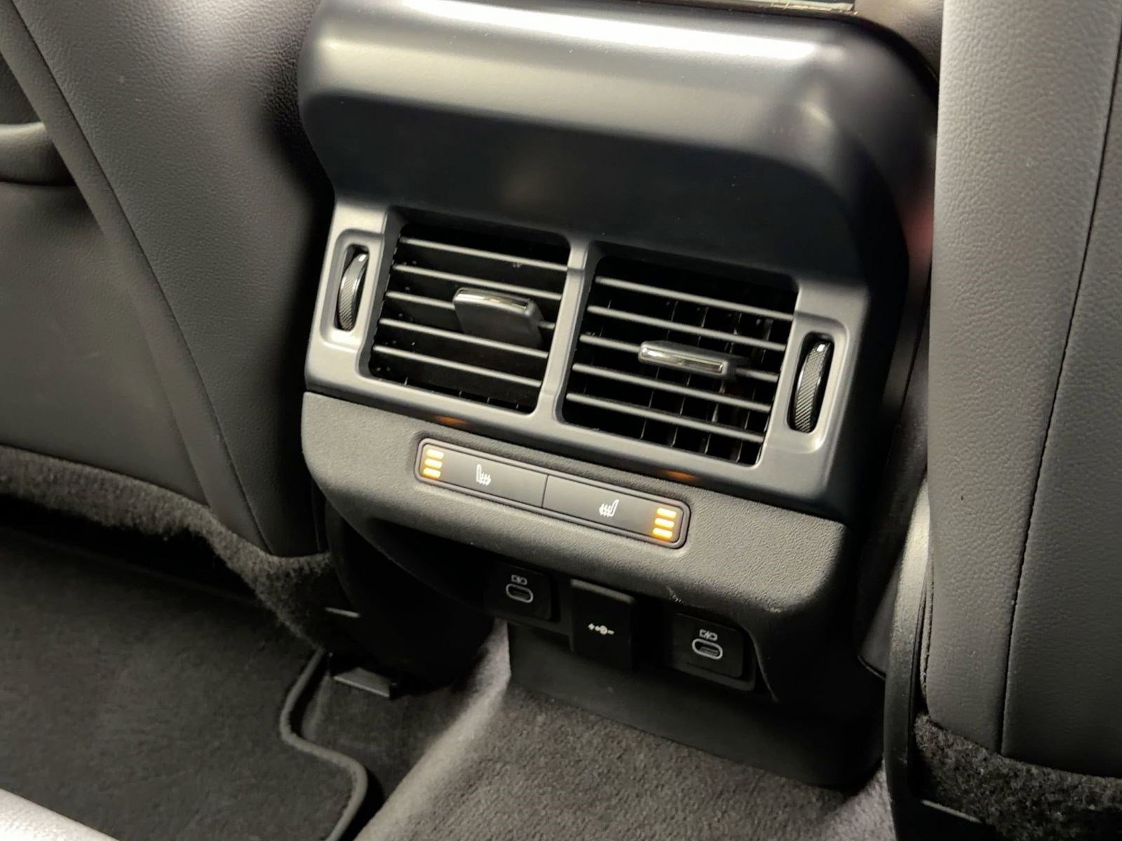 Used 2024 Land Rover Range Rover Evoque Dynamic SE image 30