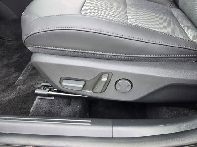 Used 2023 Kia Niro EX Touring image 17