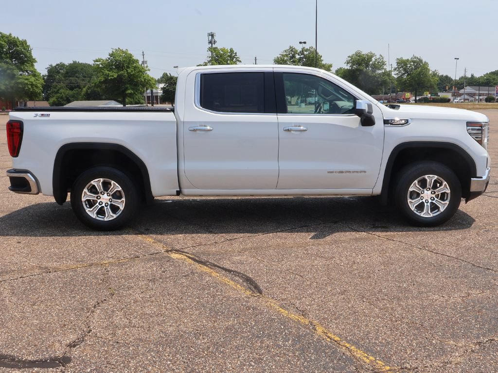 Used 2022 GMC Sierra 1500 SLT w/ SLT Convenience Package AWD/4WD image 23