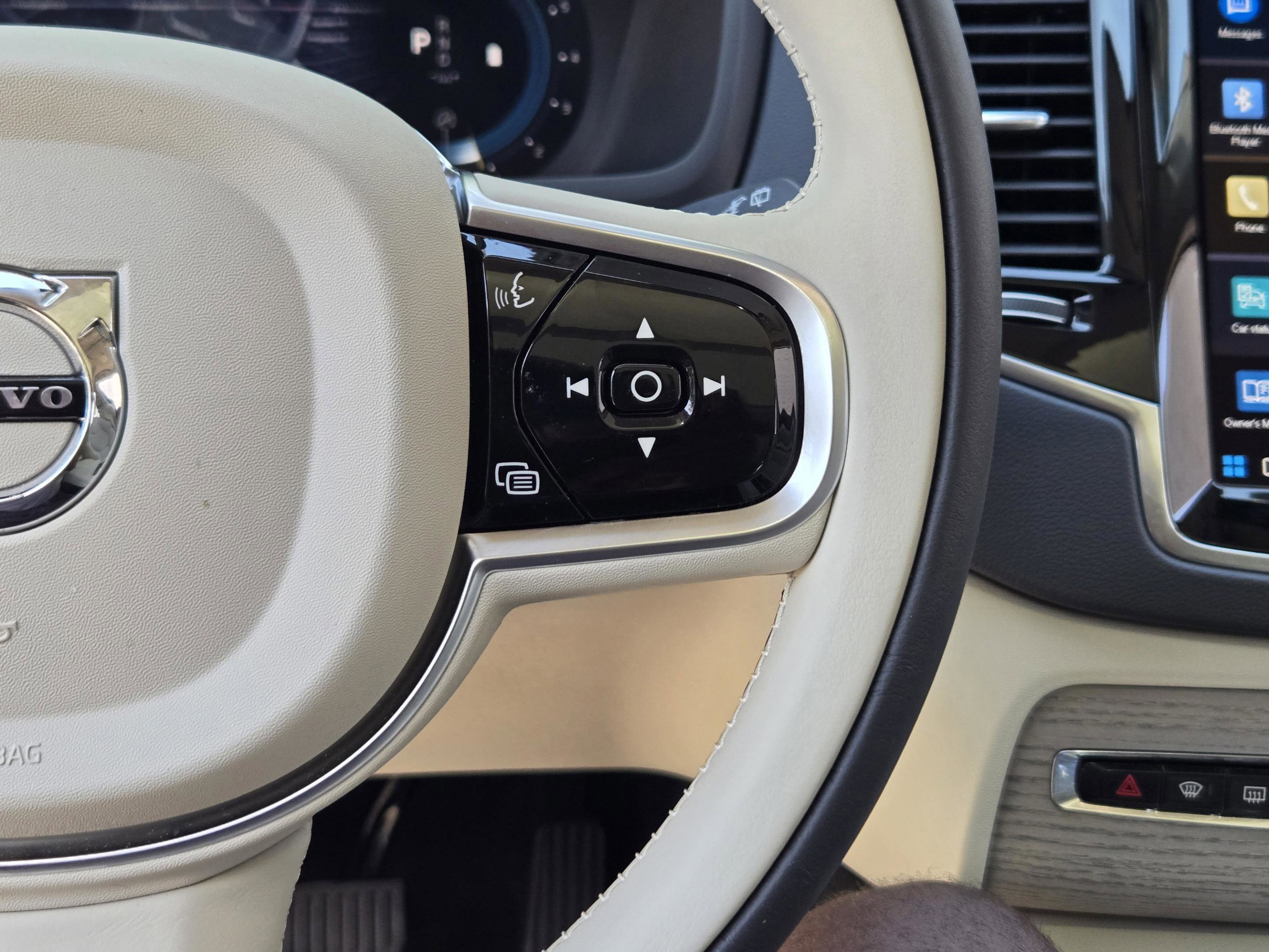 Used 2025 Volvo XC90 B5 Ultra w/ Protection Package Premier image 30