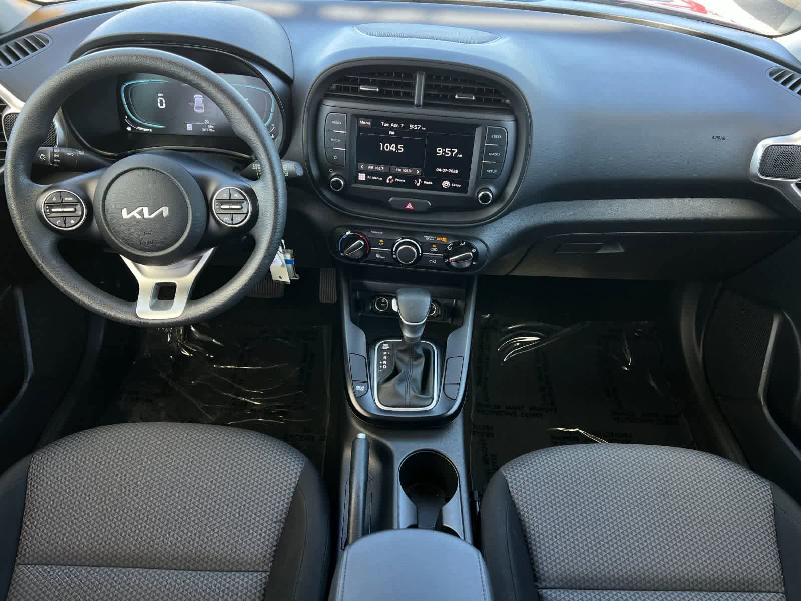 Used 2025 Kia Soul LX w/ LX Technology Package FWD video 4
