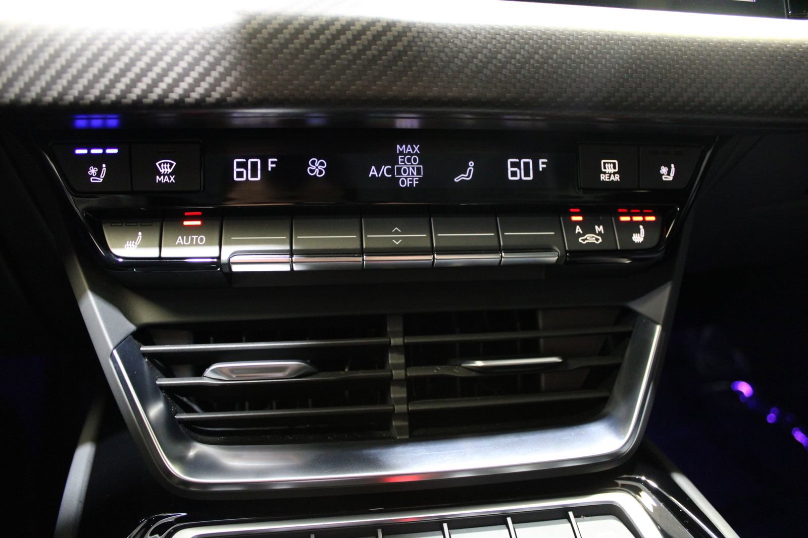 Used 2023 Audi e-tron GT Prestige AWD/4WD image 38