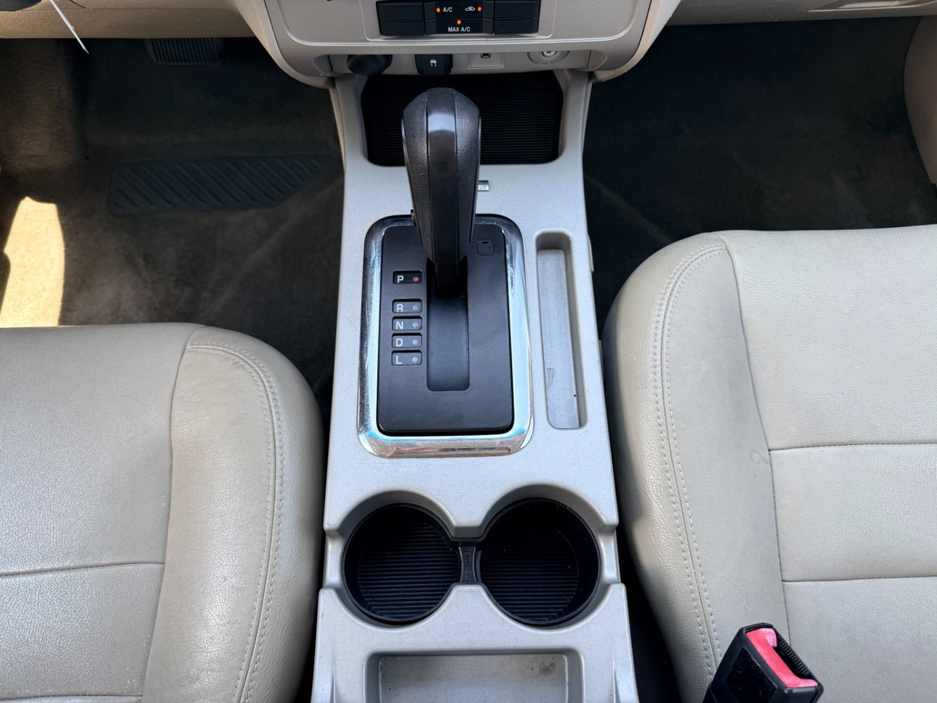 Used 2010 Ford Escape XLT FWD image 15