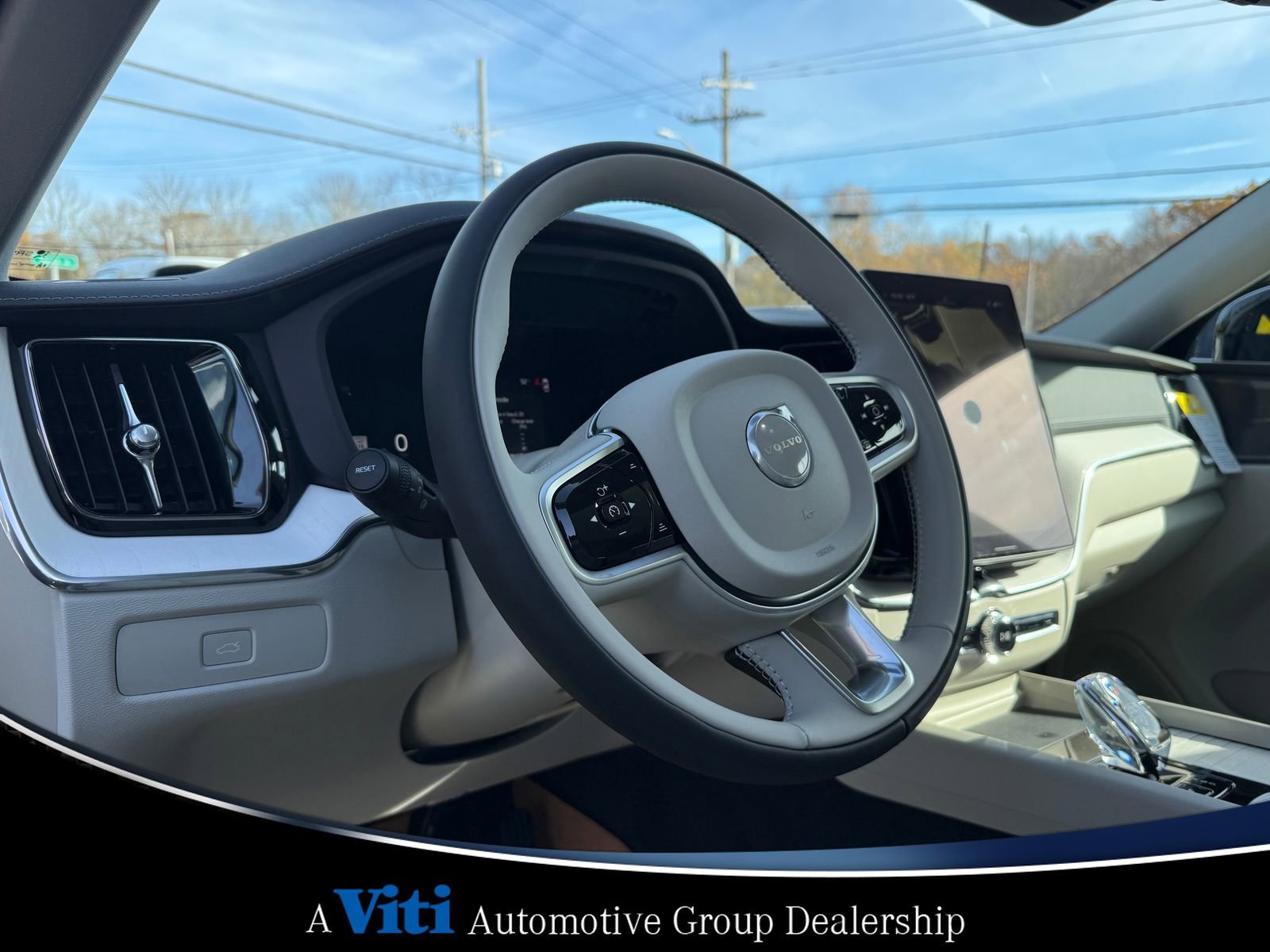 Used 2026 Volvo XC60 B5 Ultra w/ Protection Package Premier image 12