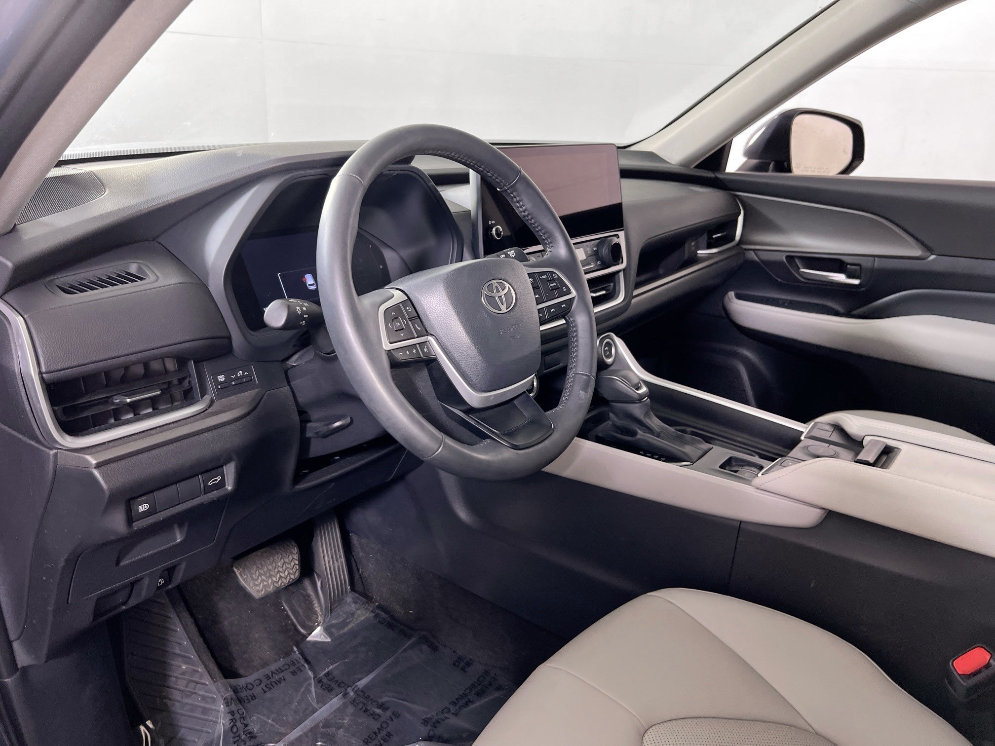Used 2025 Toyota Grand Highlander AWD image 9