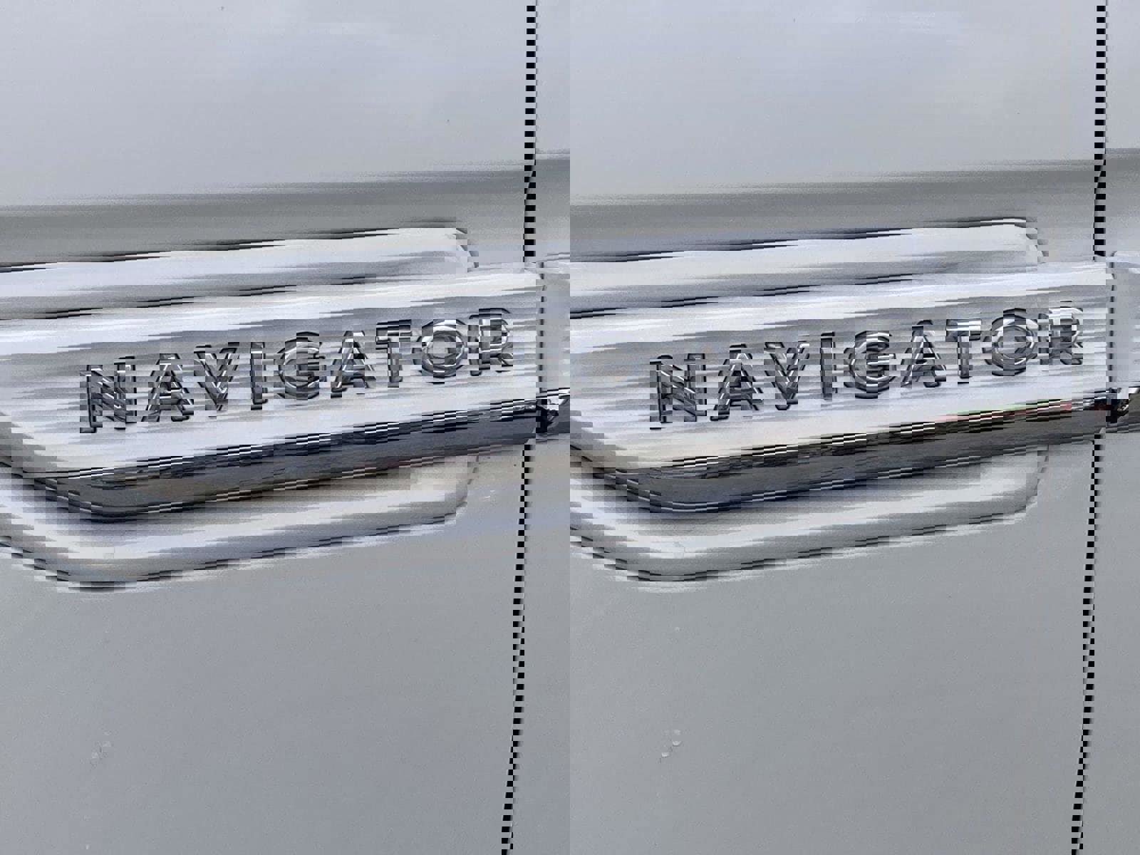 Used 2022 Lincoln Navigator Reserve image 13