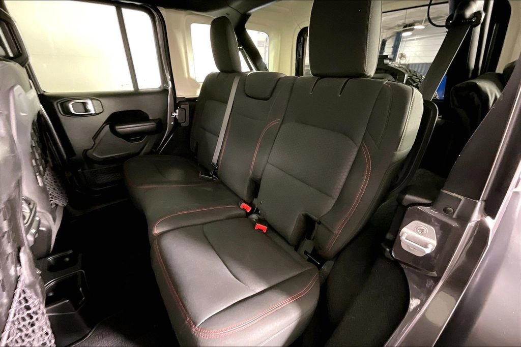 Used 2018 Jeep Wrangler Unlimited Rubicon AWD/4WD image 36