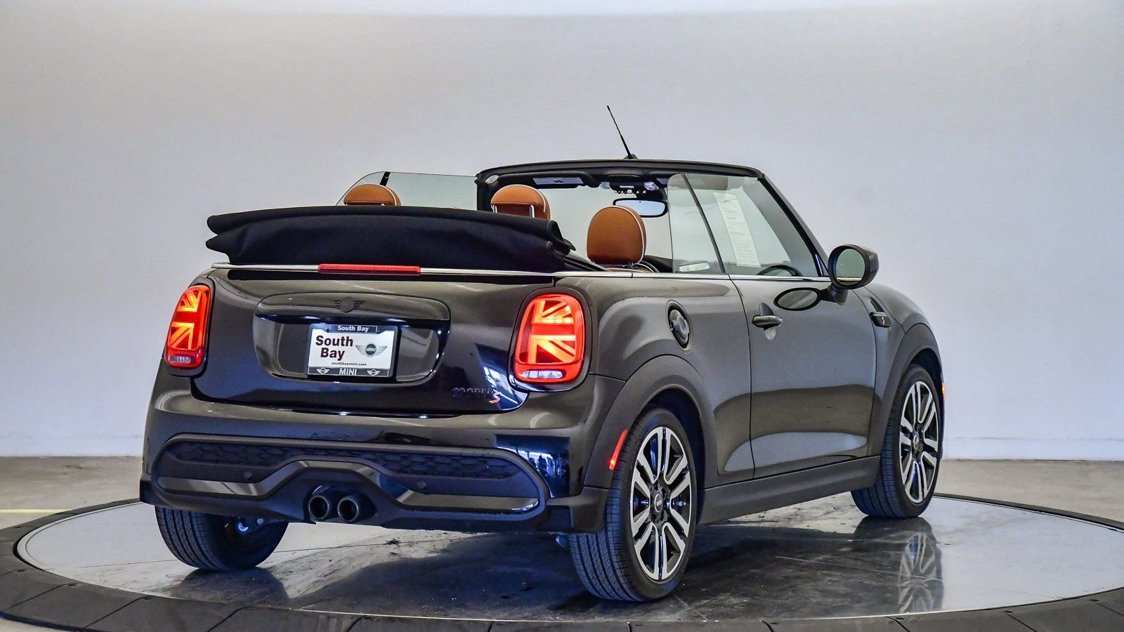 Certified 2023 MINI Cooper S w/ Signature Upholstery Package image 33