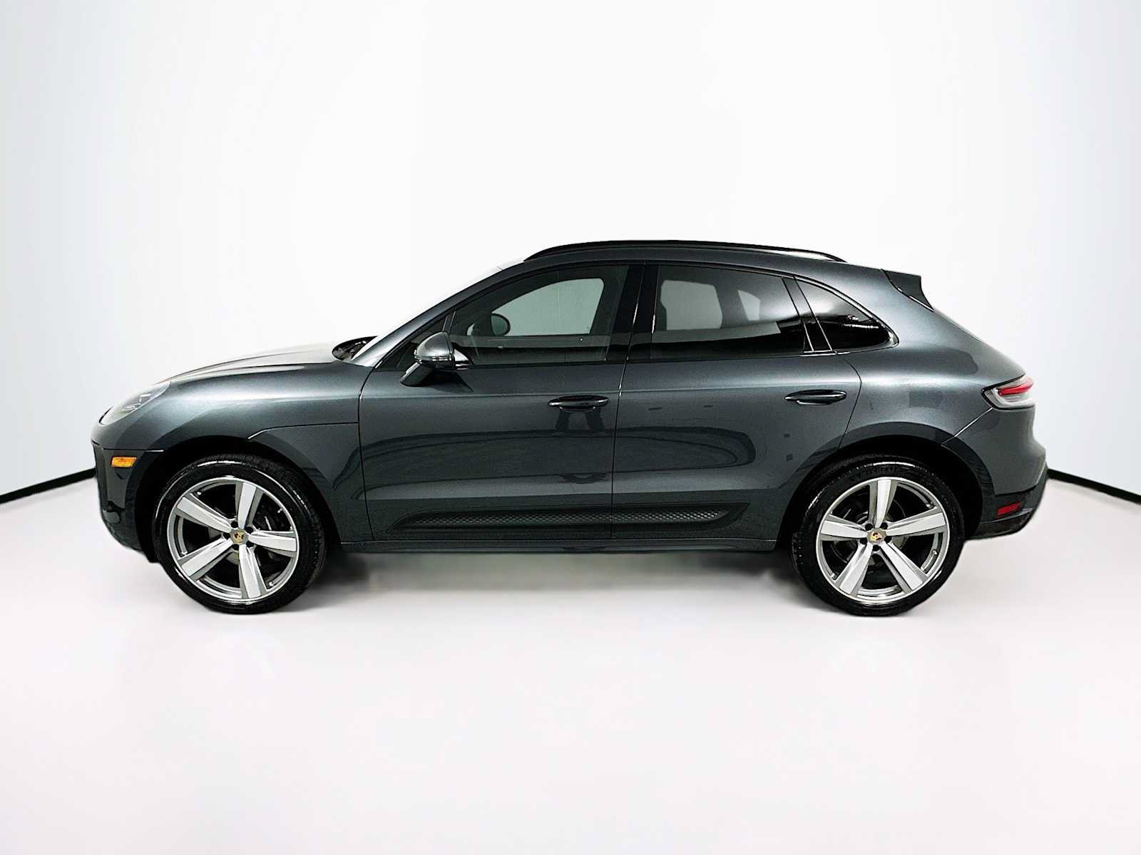 Certified 2026 Porsche Macan AWD/4WD image 2